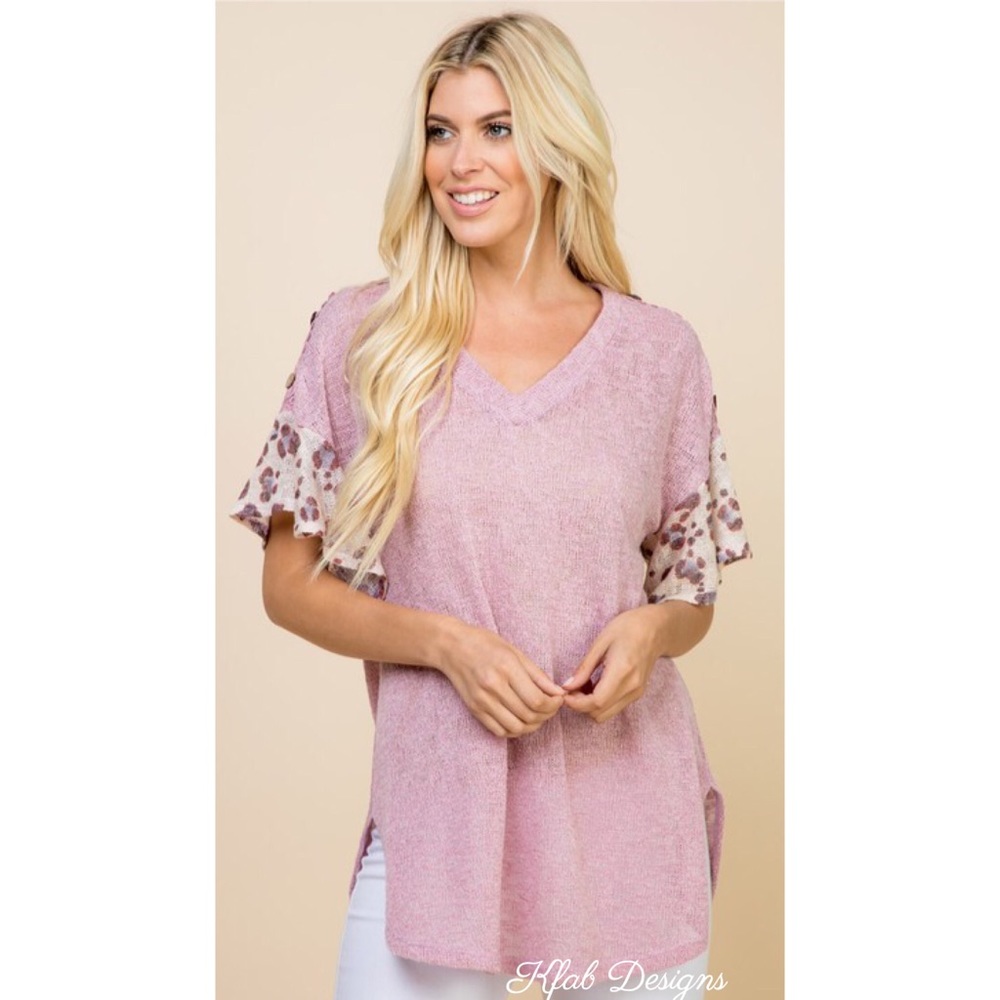 ❤️LAST V Neck Lace Button Trim Flutter Sleeve Top - Picture 5 of 6